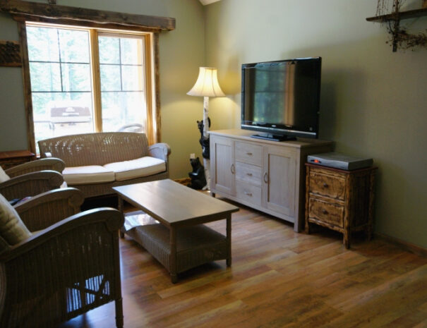 Otter_living-800x532